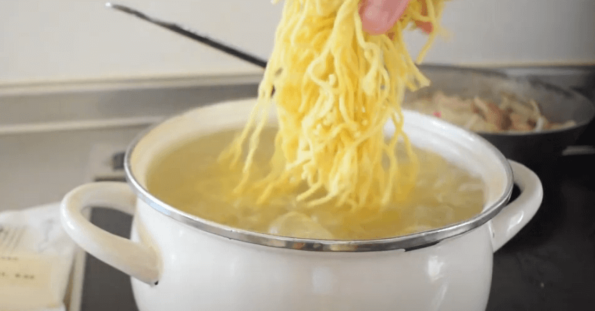 札幌すみれ生ラーメン